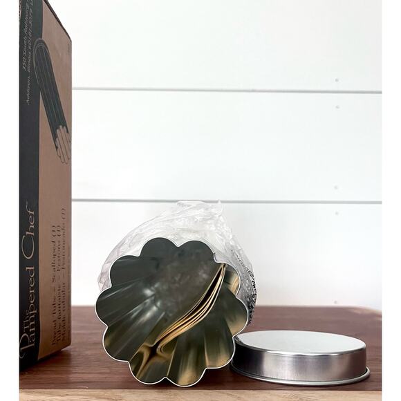 NIB Pampered Chef  Bread Tube Flower #1565 Scalloped - Picture 4 of 5